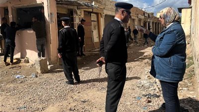 إزالة 100 محل آيل للسقوط بمنطقة الرأس السوداء بالإسكندرية