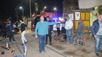 محافظ القليوبية يزيل كافتيريا مقامة على قضبان السكة الحديد بالخانكة