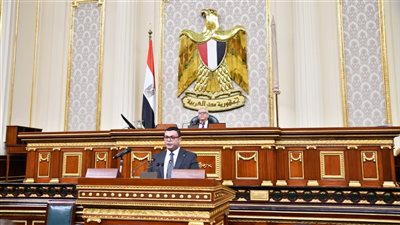 وزير الإسكان: نعمل على تنفيذ استراتيجية شاملة لتنظيم النمو السكانى