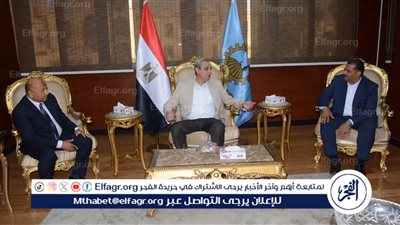 محافظ الغربية يناقش مستجدات الأعمال بكورنيش المحلة الكبرى