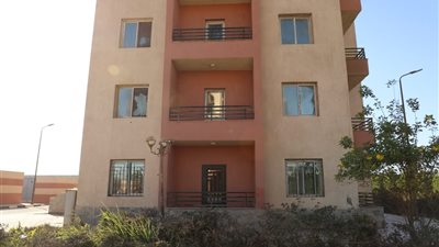 محافظ الجيزة: مشروع إسكان الديسمى يضم 256 وحدة سكنية لمتضررى السيول بالصف