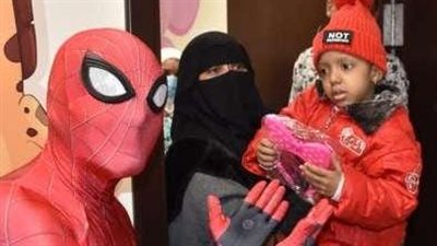في اليوم العالمي للطفل.. سبايدر مان وعرائس ديزني يحتفلون مع مرضى السرطان داخل مستشفى شفاء الأورمان