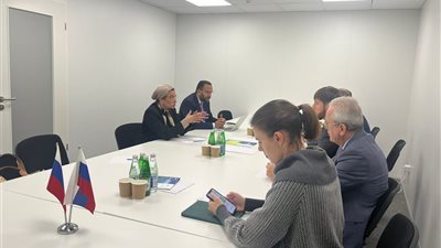 وزيرة البيئة تعقد لقاءا ثنائيا مع رئيس الوفد الروسي لبحث سبل التعاون 