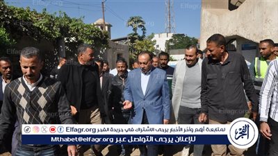 محافظ أسيوط يتفقد سيارات ومعدات الحملة الميكانيكية لمركز الفتح