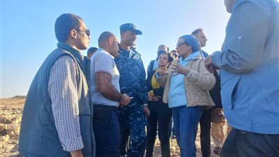 وزيرة البيئة تتابع حادث شحوط سفينة الشحن بالقصير