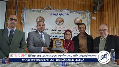 نائب رئيس جامعة الأزهر يشهد حفل تكريم الأوائل والطالبات المثاليات وحفظة القرآن الكريم بأسيوط 