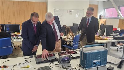 وزير الاتصالات يبحث التعاون مع مسئولين حكوميين صربيين التعاون وتبادل الخبرات فى مجال مراكز البيانات