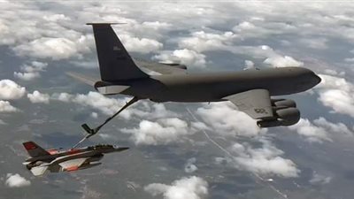 القوات الجوية المصرية والأمريكية تنفذان تدريبًا جويًا مشتركًا بإحدى القواعد الجوية المصرية 