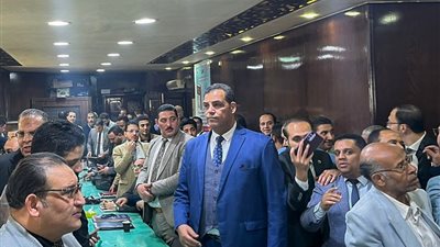 نقيب المحامين ينهي أزمة محامي جنوب الشرقية بالتصالح