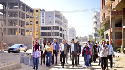 محافظ الأقصر يتفقد أعمال تطوير منطقة حوض 18 بمدينة الأقصر