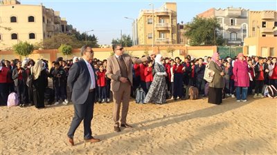 وكيل تعليم الجيزة يتفقد انتظام سير العملية التعليمية بمدارس أكتوبر