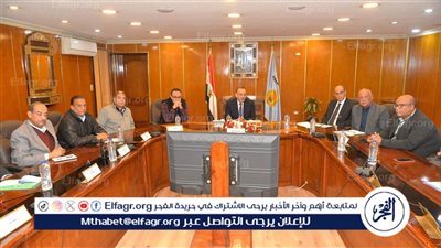 محافظ أسيوط يناقش تعظيم الإستفادة من المشروعات الصغيرة 