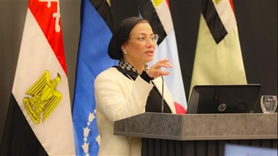 وزيرة البيئة تلتقى عددًا من أعضاء دورة التمثيل الدبلوماسي العسكرى المصرى بالخارج