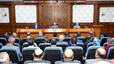 الفريق كامل الوزير يبحث تحديات المناطق الصناعية مع مستثمري محافظة الجيزة 