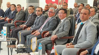 باستثمارات 50 مليون دولار.. رئيس اقتصادية قناة السويس يشهد تدشين حجر أساس مشروع 
