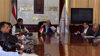 محافظ الأقصر يتابع ملف إزالة التعديات على أراضي أملاك الدولة والأراضي الزراعية