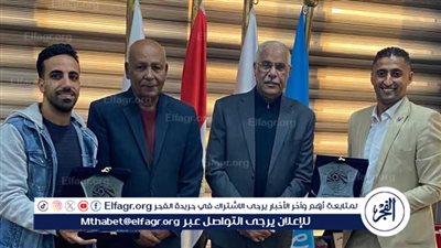 علام ومشهور يكرمان ثنائي بني سويف والإسكندرية بعد إنقاذ حياة لاعبيّن