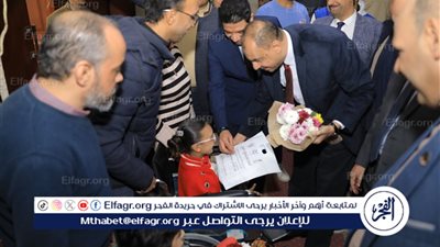 محافظ سوهاج: تسليم 25 عقد عمل فى القطاع الخاص فى اليوم العالمى لذوى الهمم