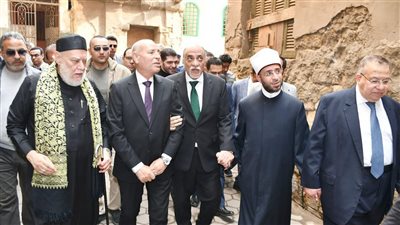 وزير الأوقاف يفتتح مسجد سيدي علي الخواص مع عدد من المسؤلين