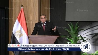 عاجل - رئيس الوزراء يتفقد مشروع 223 عمارة بالإسكان الإجتماعى فى بورسعيد