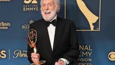 عاجل - تفاصيل إنقاذ الممثل ديك فان دايك من حريق ماليبو