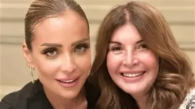 بالصور.. ميرفت أمين تكشف عن كواليس تصوير «جوما» 