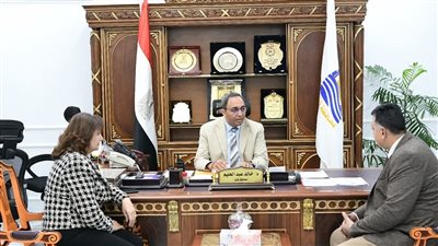 محافظ قنا: تنظيم قافلة طبية مجانية بالتعاون مع جامعة عين شمس