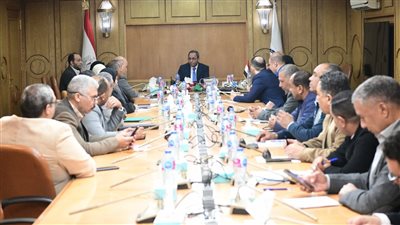 محافظ قنا: قنوات مباشرة للتواصل وإيجاد حلول فورية للمشكلات