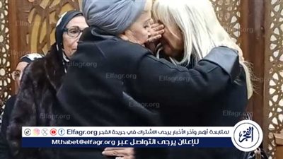 ببكاء هستيري.. لمياء زايد تستقبل عزاء زوجها