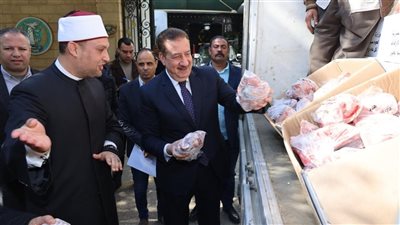 محافظ المنوفية يشهد استلام أربعة أطنان من لحوم الأوقاف لتوزيعها للأسرالأولى بالرعاية