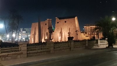 ترحيب واسع بقرار عبدالمطلب عمارة بإضاءة معبد الأقصر حتى منتصف الليل على نفقة المحافظة