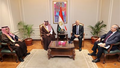وزير الصناعة السعودي: نبحث التكامل في سلاسل الإمداد والتصنيع المتقدم مع مصر 