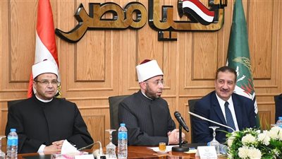 محافظ المنوفية ووزير الأوقاف يلتقيان بالأئمة وقيادات الدعوة والواعظات