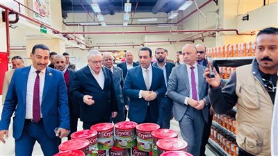 نائب محافظ قنا يفتتح سوق اليوم الواحد بمدينة قنا لتوفير السلع بأسعار مخفضة
