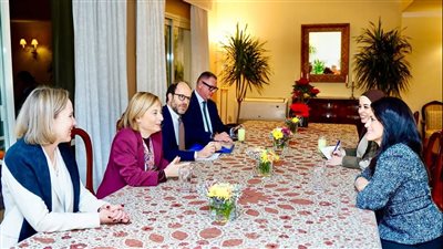 وزيرة التخطيط والتنمية الاقتصادية والتعاون الدولي تلتقي نائب رئيس بنك الاستثمار الأوروبي خلال لمُناقشة مختلف ملفات العمل المشترك