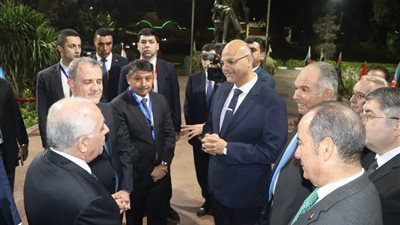 محافظ القليوبية يستقبل رئيس وزراء أذربيجان بالقناطر الخيرية 