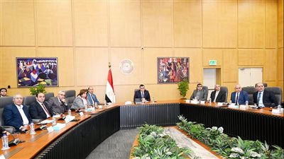 وزير الإسكان يتابع موقف تنفيذ وحدات المبادرة الرئاسية 