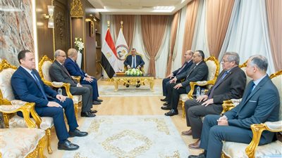 وزير الدولة للإنتاج الحربي يستقبل سفير مصر بالمغرب لبحث الفرص الاستثمارية