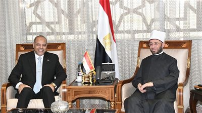 وزير الأوقاف يستقبل وزير العمل لبحث التعاون المشترك