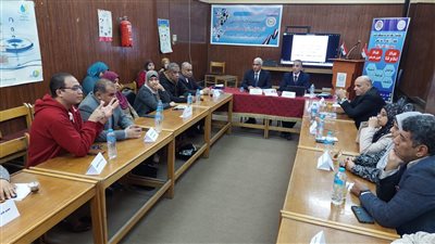 استهدفت القيادات التنفيذية.. حلقة نقاشية بمجمع إعلام قنا حول 