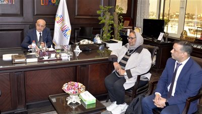 لبحث سبل التعاون.. محافظ الاقصر يلتقي رئيس وحدة السكان المركزية بوزارة التنمية المحلية