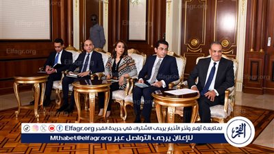 وزير الخارجية يسلم رسالة من 