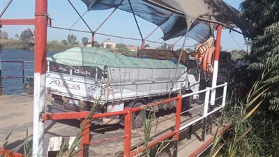 انقطاع واير معدية محملة بالأشخاص وسيارات خضار بالمنوفية والإنقاذ النهري يتدخل