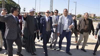 خلال جولته بإسنا..محافظ الأقصر يعلن عن افتتاح مشروعات تنموية خلال عام 2025 ويوجه برفع مستوي الطرق