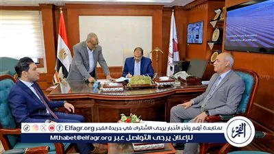 محافظ سوهاج يعتمد ترقية 2109 موظف بالديوان العام والوحدات المحلية