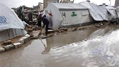 فيضانات جرفت الحجر والبشر.. شتاء قارس على أكثر من مليوني نازحًا بغزة