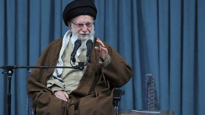 خامنئي: القواعد الأمريكية في سوريا ستداس بأقدام الشباب السوري