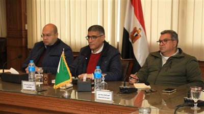 محافظ الجيزة يشهد مراسم القرعة الإلكترونية لتسكين البائعين بسوق العياط الحضارى