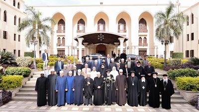 قيادات المؤسسات الدينية الإسلامية تهنىء البابا تواضروس بعيد الميلاد المجيد 