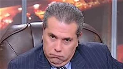 موظف يتهم توفيق عكاشة بمنعه من دخول منزله في أكتوبر